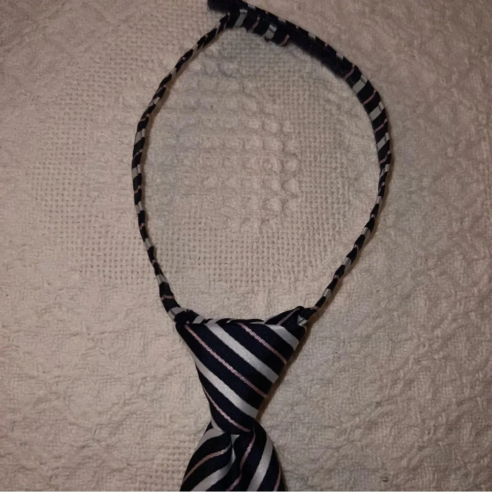 GOOD looking Boy’s ‘round the neck, Velcro closure tie from Janie and Jack